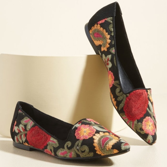 Modcloth Shoes - New! Modcloth Detailed Account Embroidered Flats